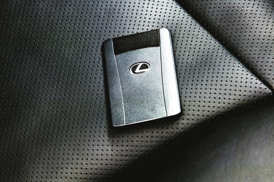  Lexus LS460 2006 года  (фото 109 из 200)
